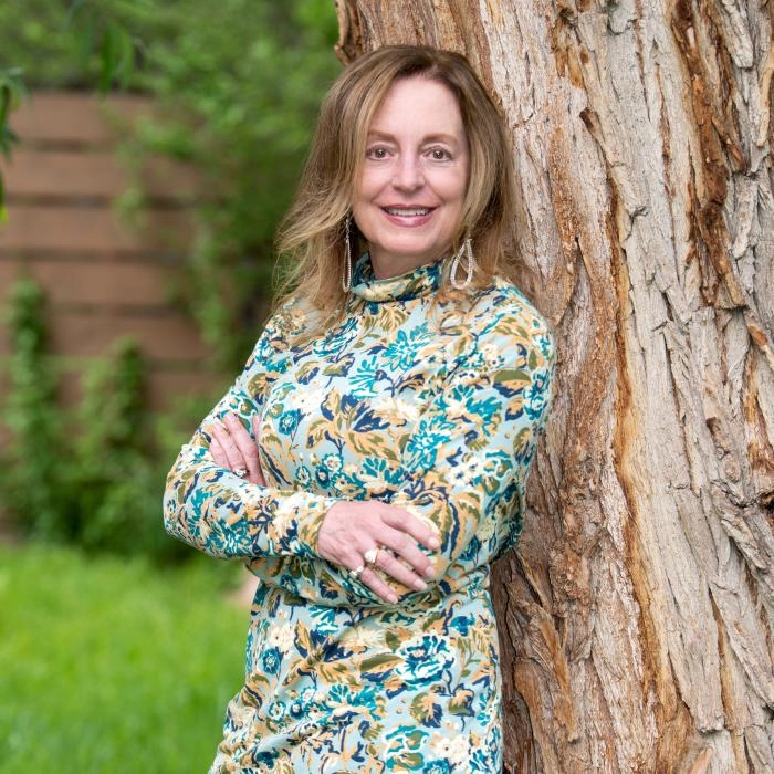 Tracy Mayo, author
