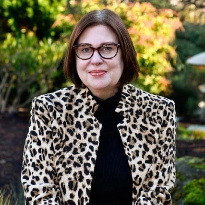 Lisa Penner-Dang, author