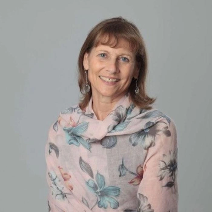 Tania Della Valle, author