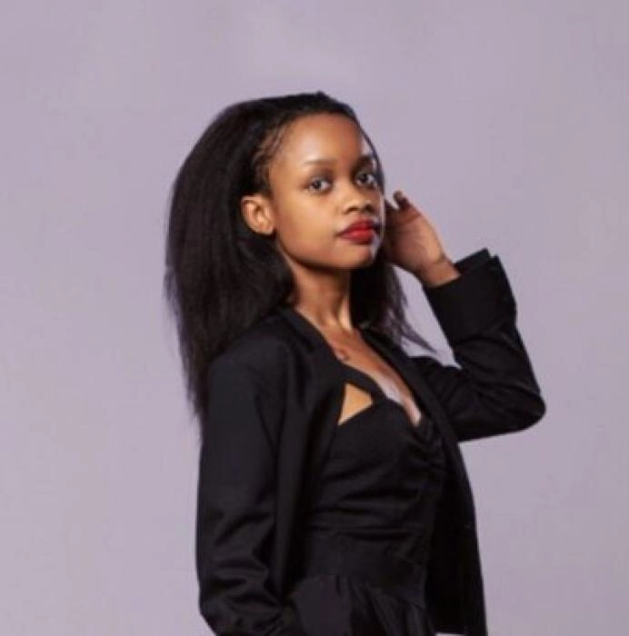Keren Obara, author