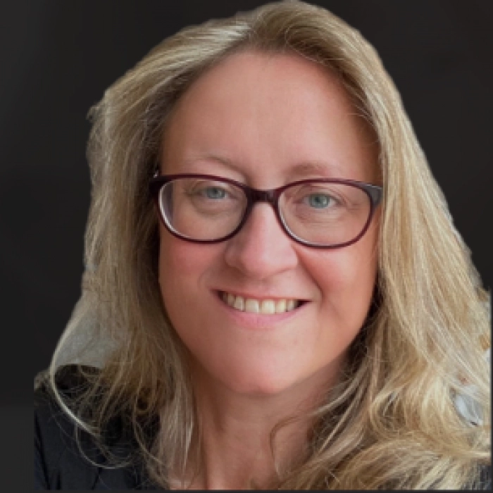 Lisa Riddoch, author