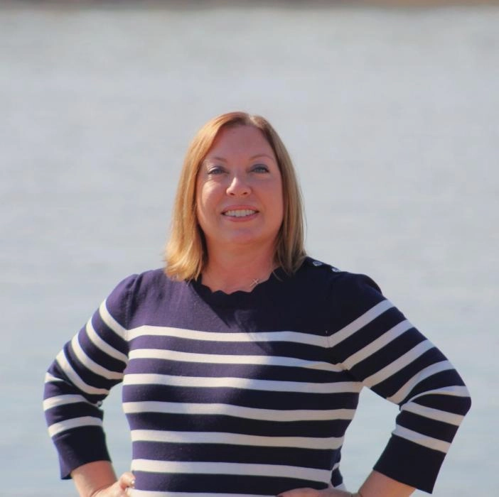 Danielle Scott, author