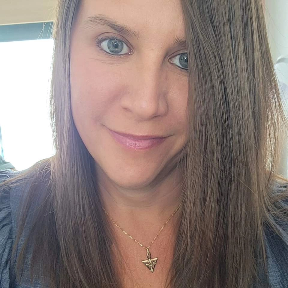 Lindsey Scharmyn, author