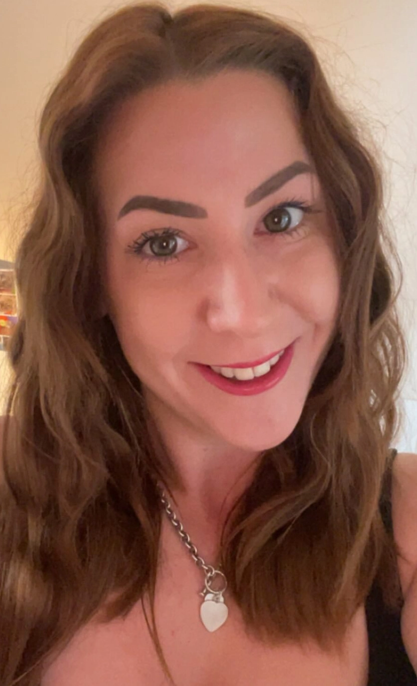 Lauren Kinnaird, author
