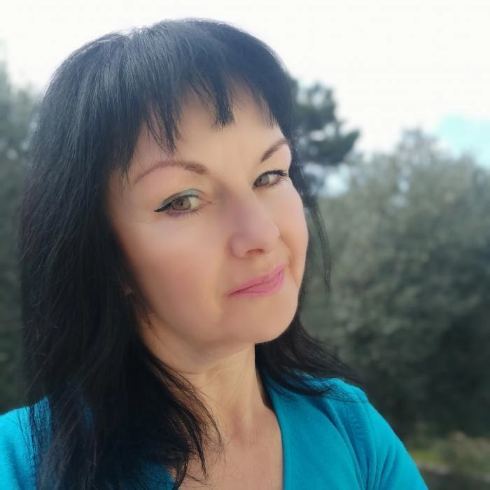 Mercedes Martyn, author