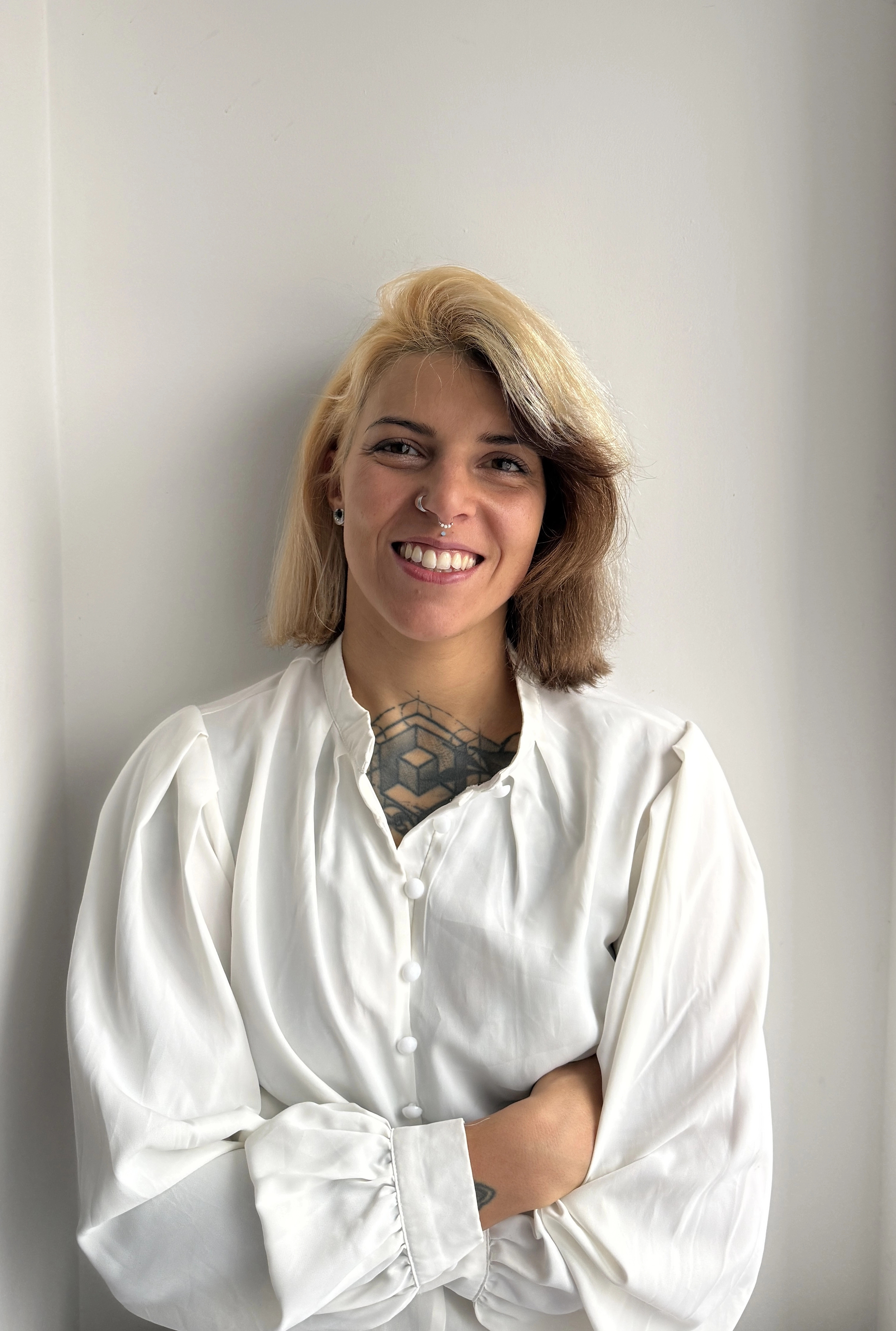 Tania Maximino Bento, author