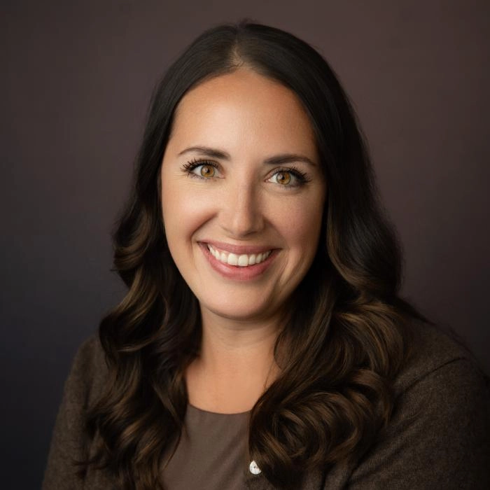 Victoria Reinarts, author