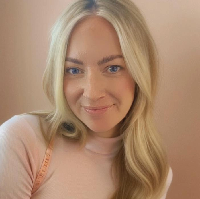 Ginny Louise, author